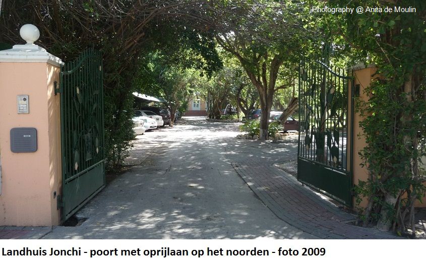 02. Jonchi poort en oprijlaan 2009